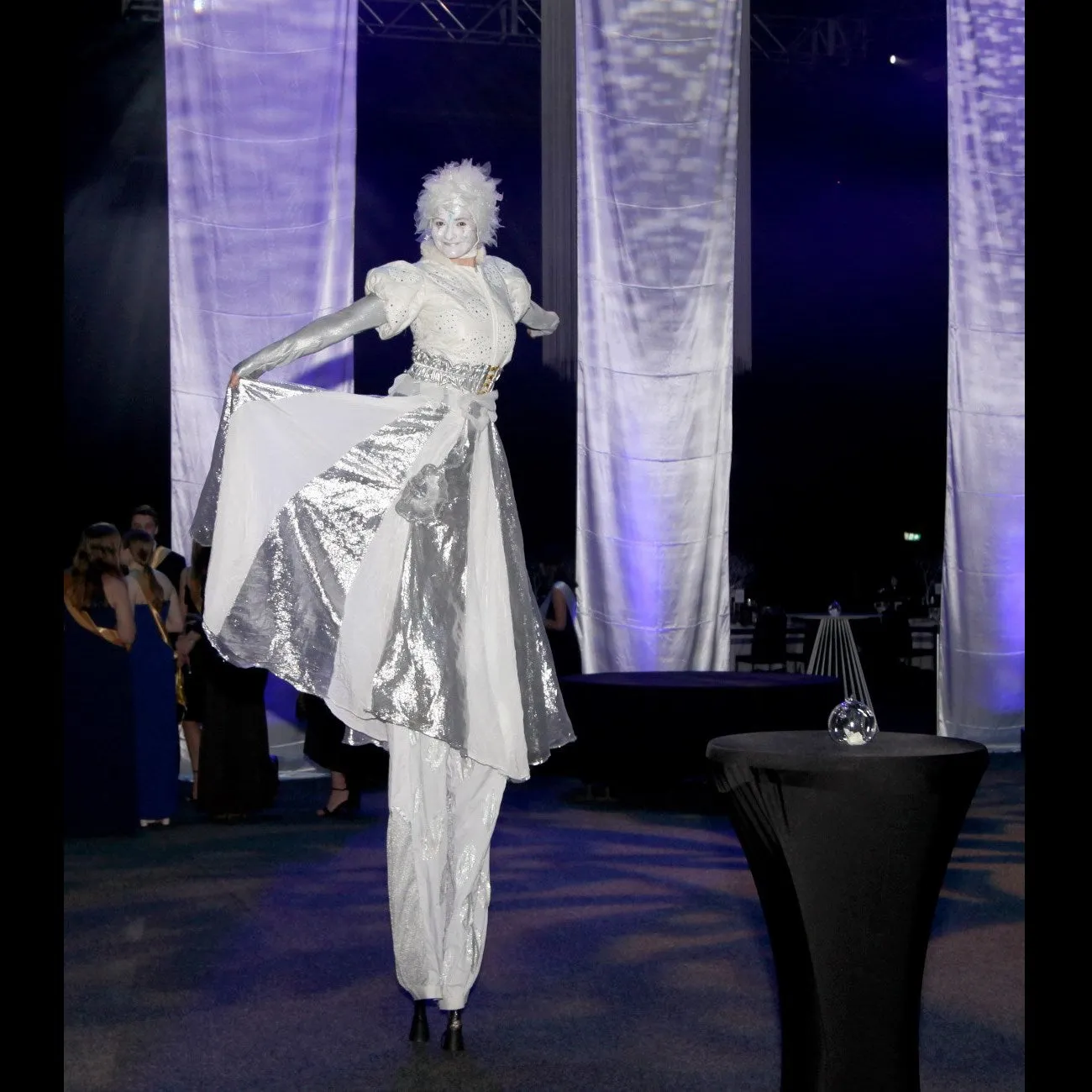 Free Lunch - Stilt Walkers - Hamilton